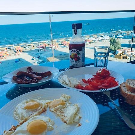 Wave 2 Mamaia Prima Linie Vedere La Mare 120Mp Năvodari Kültér fotó