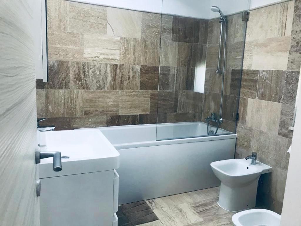 Wave 2 Mamaia Prima Linie Vedere La Mare 120Mp Năvodari Kültér fotó
