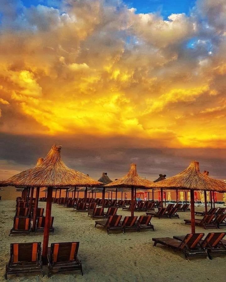 Wave 2 Mamaia Prima Linie Vedere La Mare 120Mp Năvodari Kültér fotó